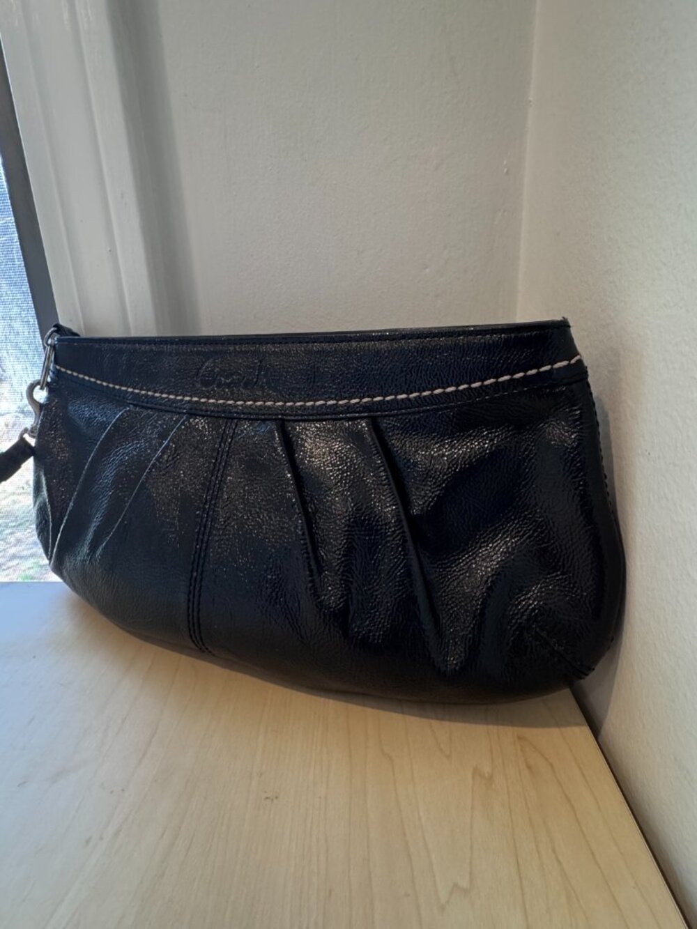 Coach Black Patent Leather Clutch – Sleek Glossy Pouch 🔥 - Picture 5 of 14